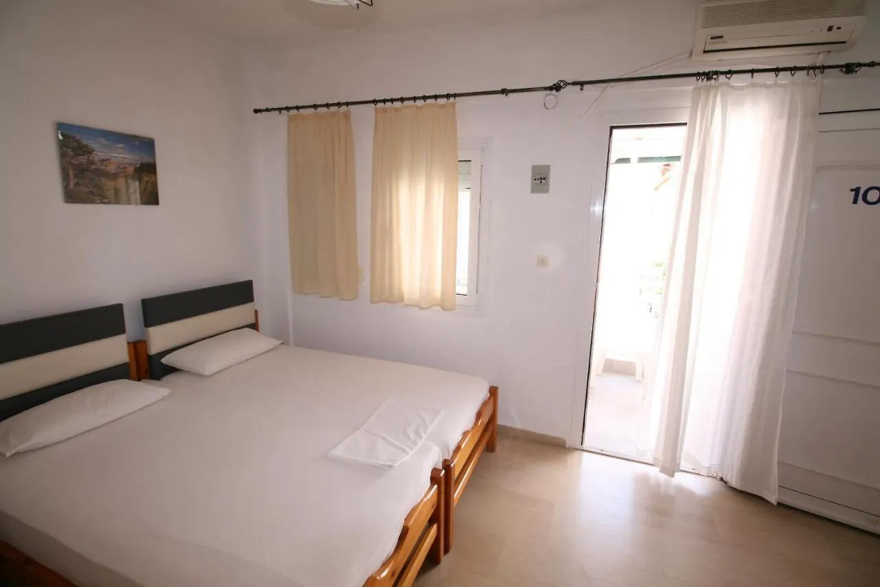 Sarti Center Studios Aparthotel