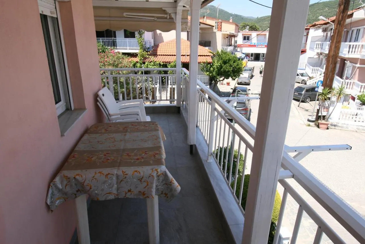 Sarti Center Studios Aparthotel
