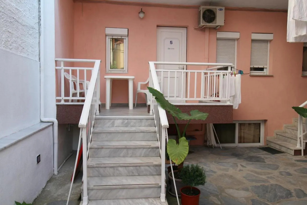 Sarti Center Studios Aparthotel